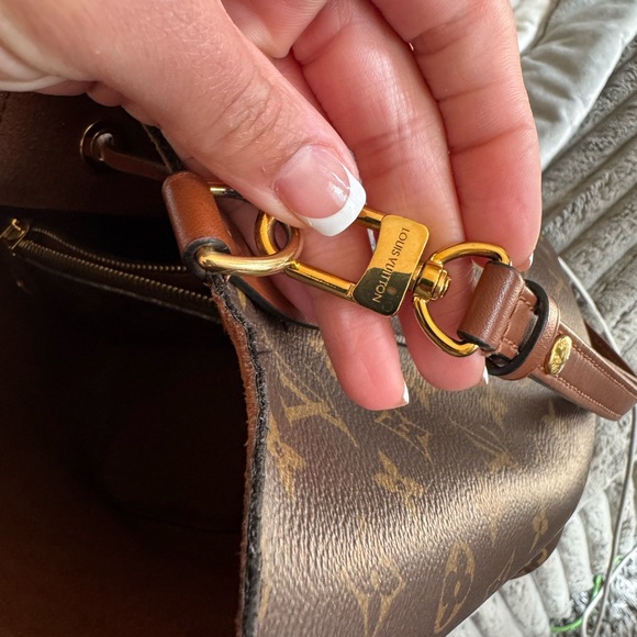 Louis Vuitton Monogram Brown Bucket Bag - Picture 5 of 8